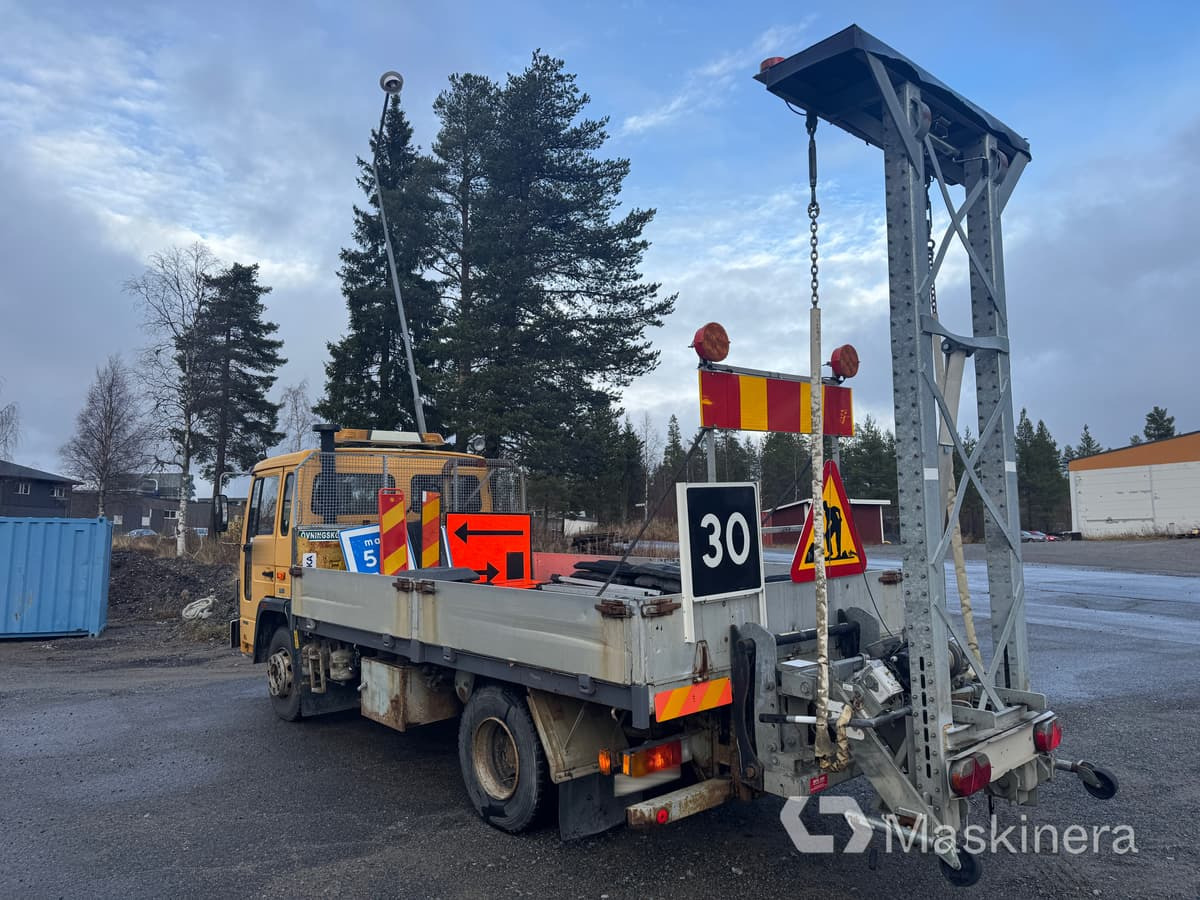 Volvo FL611 4X2 TMA-bil Volvo FL611 - شاحنات مسطحة: صور 3 Volvo FL611 4X2 TMA-bil Volvo FL611 - شاحنات مسطحة: صور 3