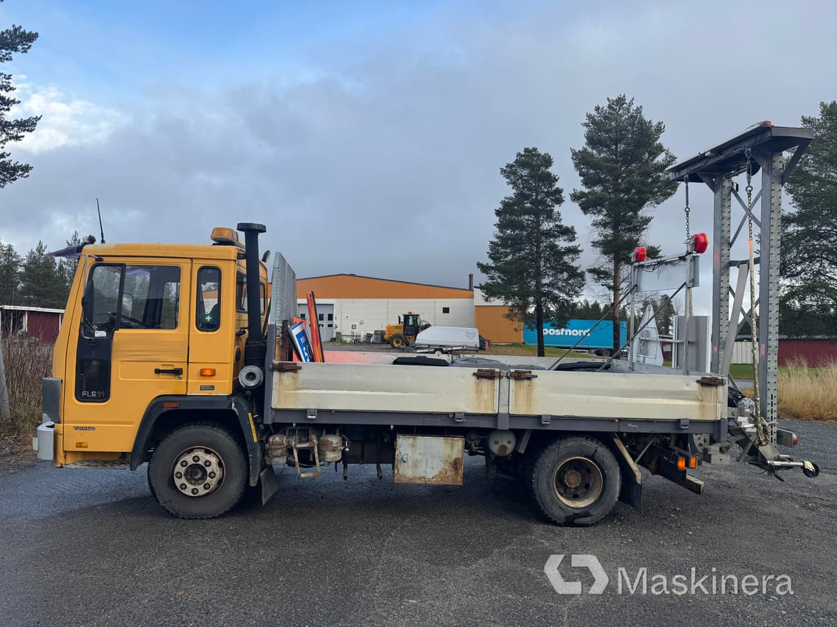 Volvo FL611 4X2 TMA-bil Volvo FL611 - شاحنات مسطحة: صور 2 Volvo FL611 4X2 TMA-bil Volvo FL611 - شاحنات مسطحة: صور 2