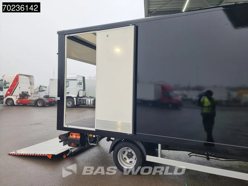 Iveco Daily 35C18 3.0L Automaat 2025 MODEL 1000kg Laadklep ACC Navi Airco Zijdeur Bakwagen Meubelbak Koffer 21m3 Airco - الشاحنات الصغيرة صندوق مغلق: صور 5 Iveco Daily 35C18 3.0L Automaat 2025 MODEL 1000kg Laadklep ACC Navi Airco Zijdeur Bakwagen Meubelbak Koffer 21m3 Airco - الشاحنات الصغيرة صندوق مغلق: صور 5