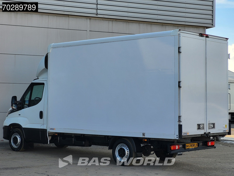 Iveco Daily 35S16 Automaat Bakwagen Achterdeuren 160PK Airco Camera Euro6 Meubelbak Koffer 21m3 Airco - الشاحنات الصغيرة صندوق مغلق: صور 2 Iveco Daily 35S16 Automaat Bakwagen Achterdeuren 160PK Airco Camera Euro6 Meubelbak Koffer 21m3 Airco - الشاحنات الصغيرة صندوق مغلق: صور 2