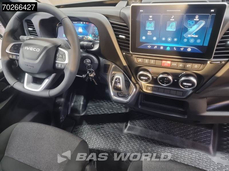 Interior photo 1: جديد الشاحنات الصغيرة Iveco Daily 35S18 3.0L Automaat Autotransporter 2025model LED ACC Lier Zwaailamp Oprijwagen Cartransporter Airco