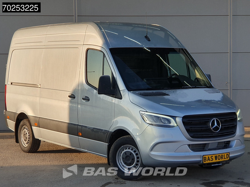 Mercedes-Benz Sprinter 319 CDI Automaat L2H2 model 2025 Camera MBUX LED Airco Cruise 10m3 Airco Cruise control - فان: صور 3 Mercedes-Benz Sprinter 319 CDI Automaat L2H2 model 2025 Camera MBUX LED Airco Cruise 10m3 Airco Cruise control - فان: صور 3