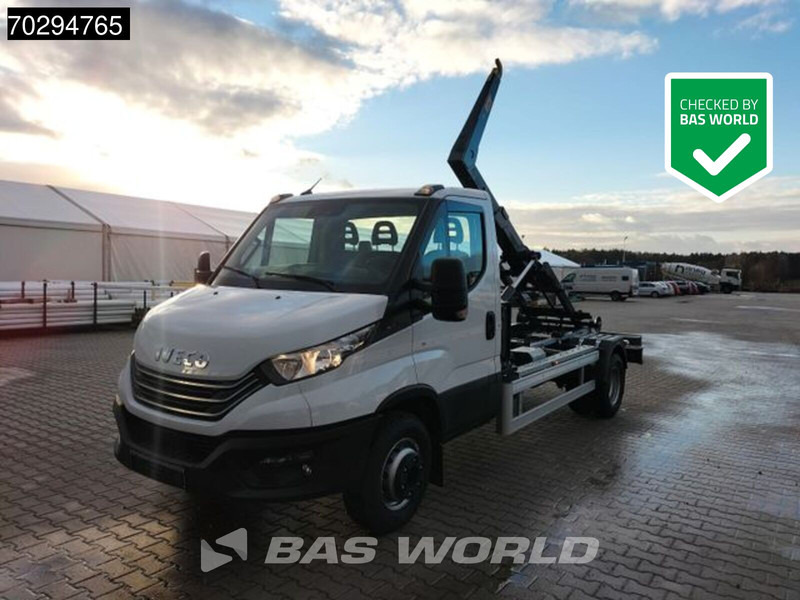 Iveco Daily 70C18 5 Tonnes Hooklift Euro 6 A/C - قلاب صغير: صور 1 Iveco Daily 70C18 5 Tonnes Hooklift Euro 6 A/C - قلاب صغير: صور 1