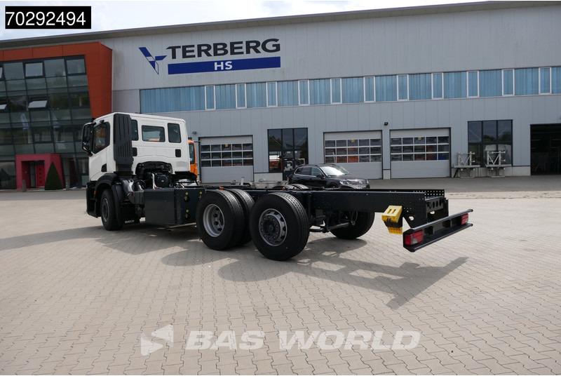 Iveco S-Way 340 S-Way 6X2 NEW chassis CNG RHD Retarder Euro 6 - الشاسيه شاحنة: صور 2 Iveco S-Way 340 S-Way 6X2 NEW chassis CNG RHD Retarder Euro 6 - الشاسيه شاحنة: صور 2