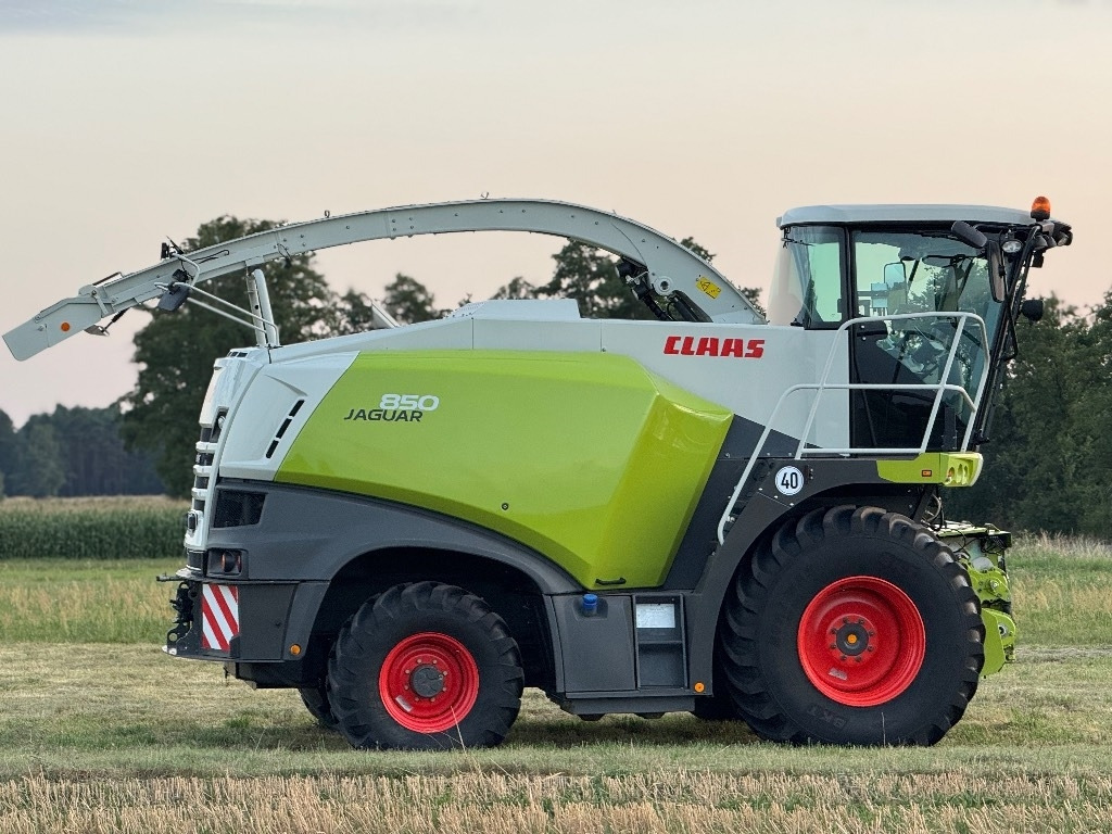 Claas Jaguar 850 Allrad - حصادة الأعلاف: صور 4 Claas Jaguar 850 Allrad - حصادة الأعلاف: صور 4