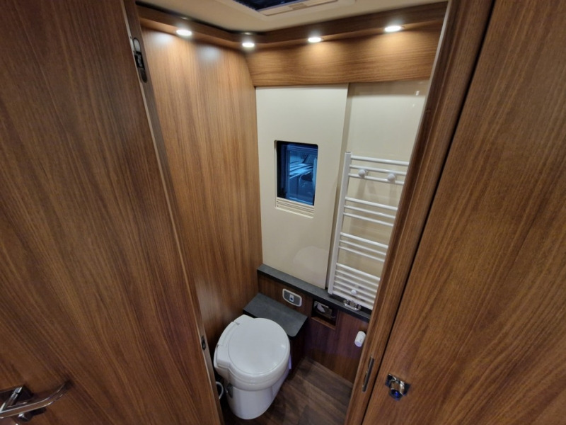 جديد موتر هوم متكامل Carthago Chic E-Line I 64 XL QB Mercedes: صور 12