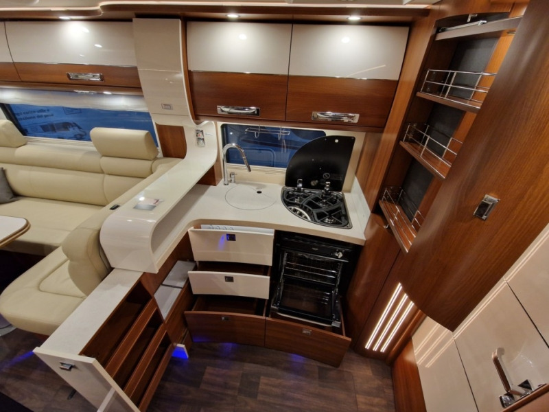 جديد موتر هوم متكامل Carthago Liner For Two I 53: صور 15