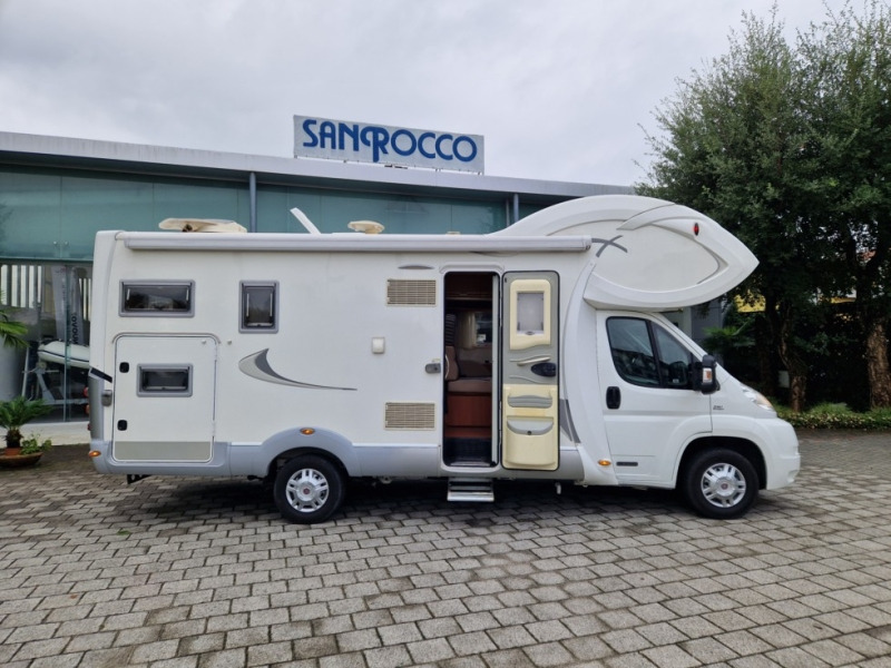 Laika X 710 - موتر هوم سقف عالي: صور 2 Laika X 710 - موتر هوم سقف عالي: صور 2