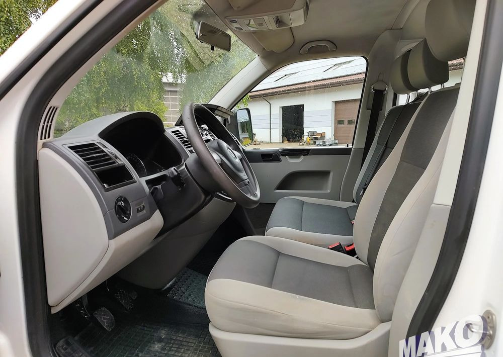 Volkswagen Transporter T5 إيجار Volkswagen Transporter T5: صور 13 Volkswagen Transporter T5 إيجار Volkswagen Transporter T5: صور 13