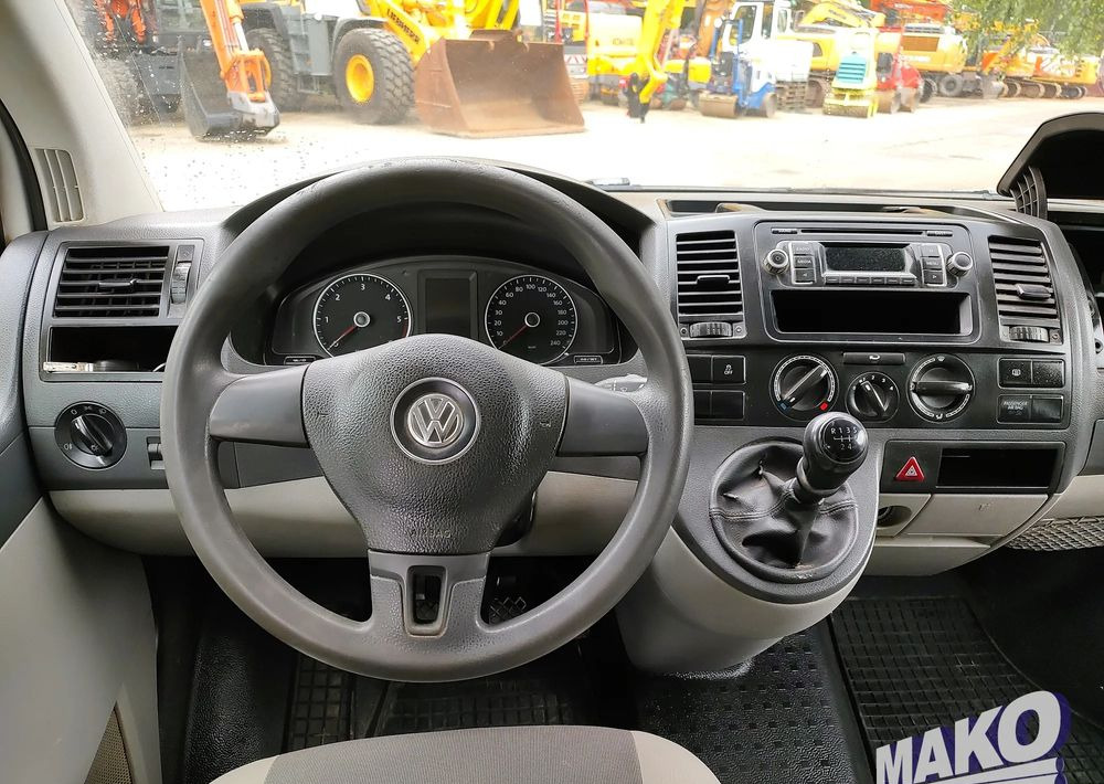 Volkswagen Transporter T5 إيجار Volkswagen Transporter T5: صور 12 Volkswagen Transporter T5 إيجار Volkswagen Transporter T5: صور 12