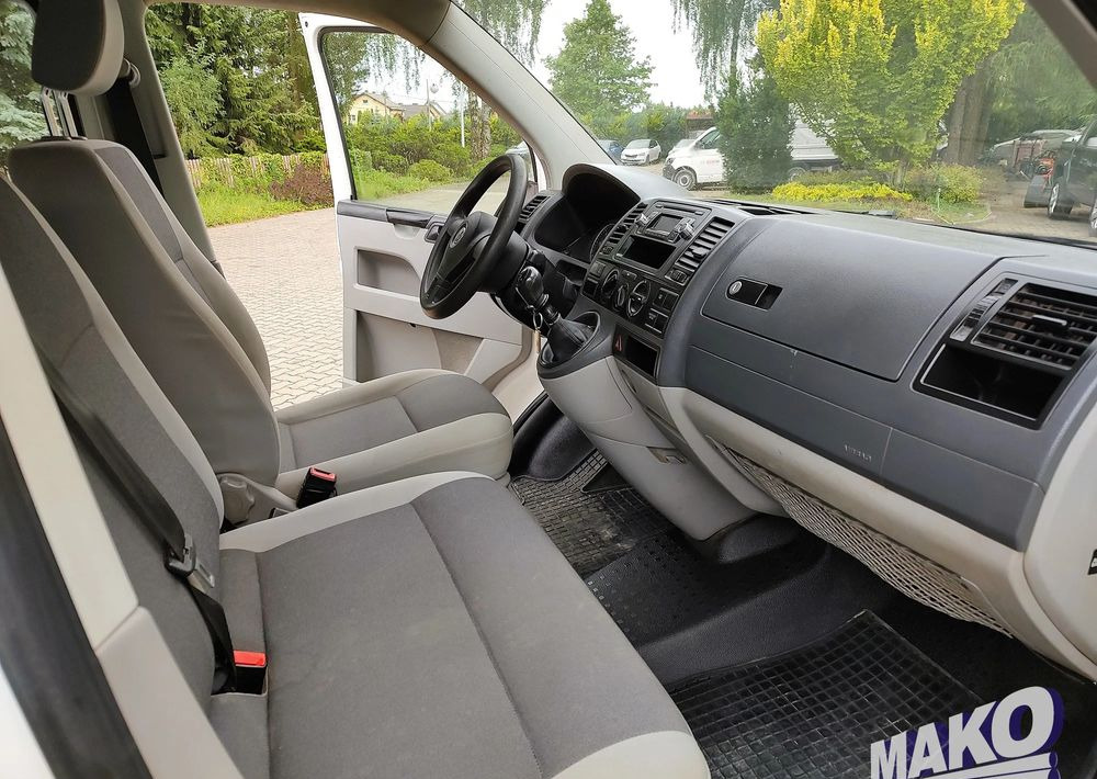 Volkswagen Transporter T5 إيجار Volkswagen Transporter T5: صور 16 Volkswagen Transporter T5 إيجار Volkswagen Transporter T5: صور 16