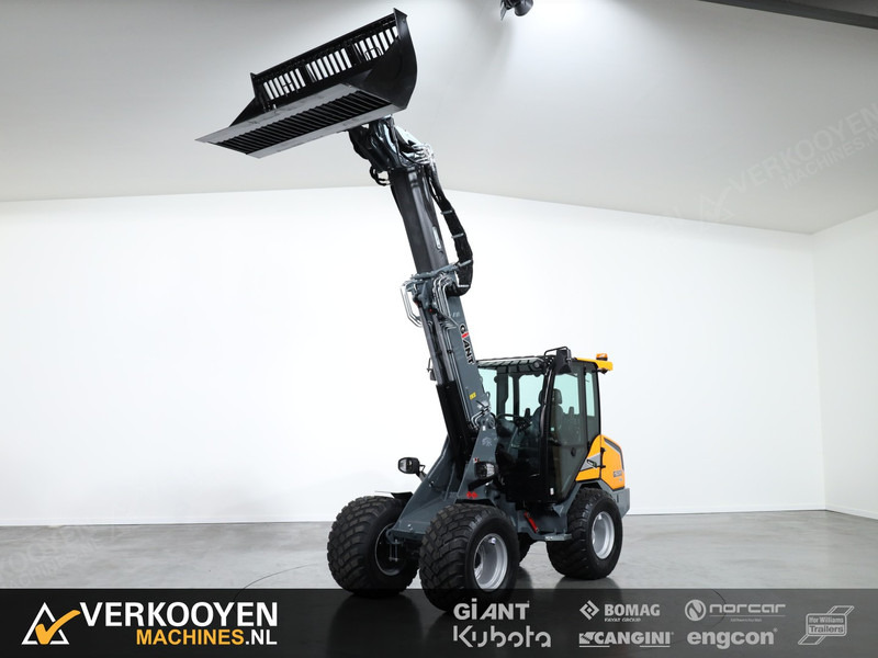 Giant G3500 Tele (Cabine) - جرافة ذات عجلات تلسكوبية: صور 2 Giant G3500 Tele (Cabine) - جرافة ذات عجلات تلسكوبية: صور 2