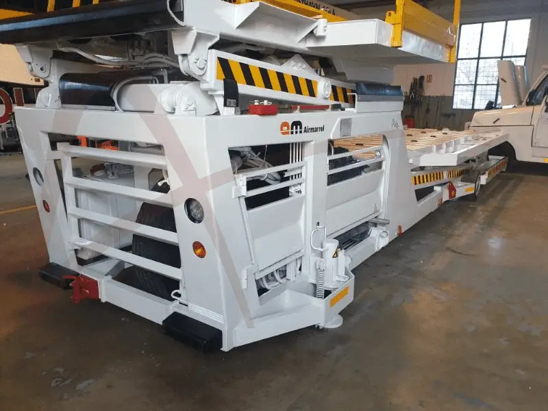AIR MARREL LAM3500 DP/R8 - محملات الحاويات والمنصات النقالة: صور 3 AIR MARREL LAM3500 DP/R8 - محملات الحاويات والمنصات النقالة: صور 3
