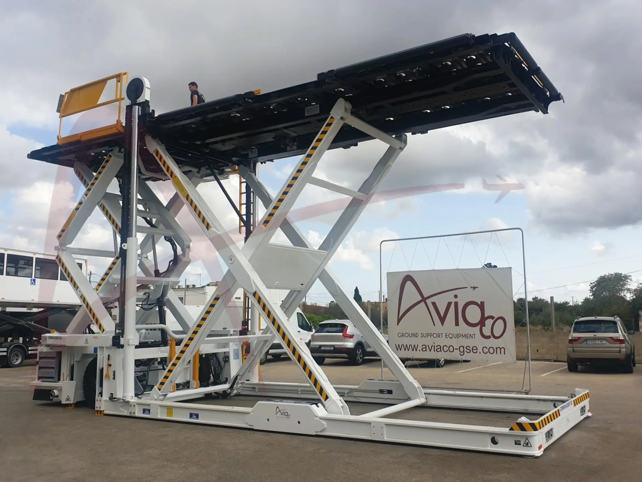 FMC COMMANDER 30i - محملات الحاويات والمنصات النقالة: صور 2 FMC COMMANDER 30i - محملات الحاويات والمنصات النقالة: صور 2