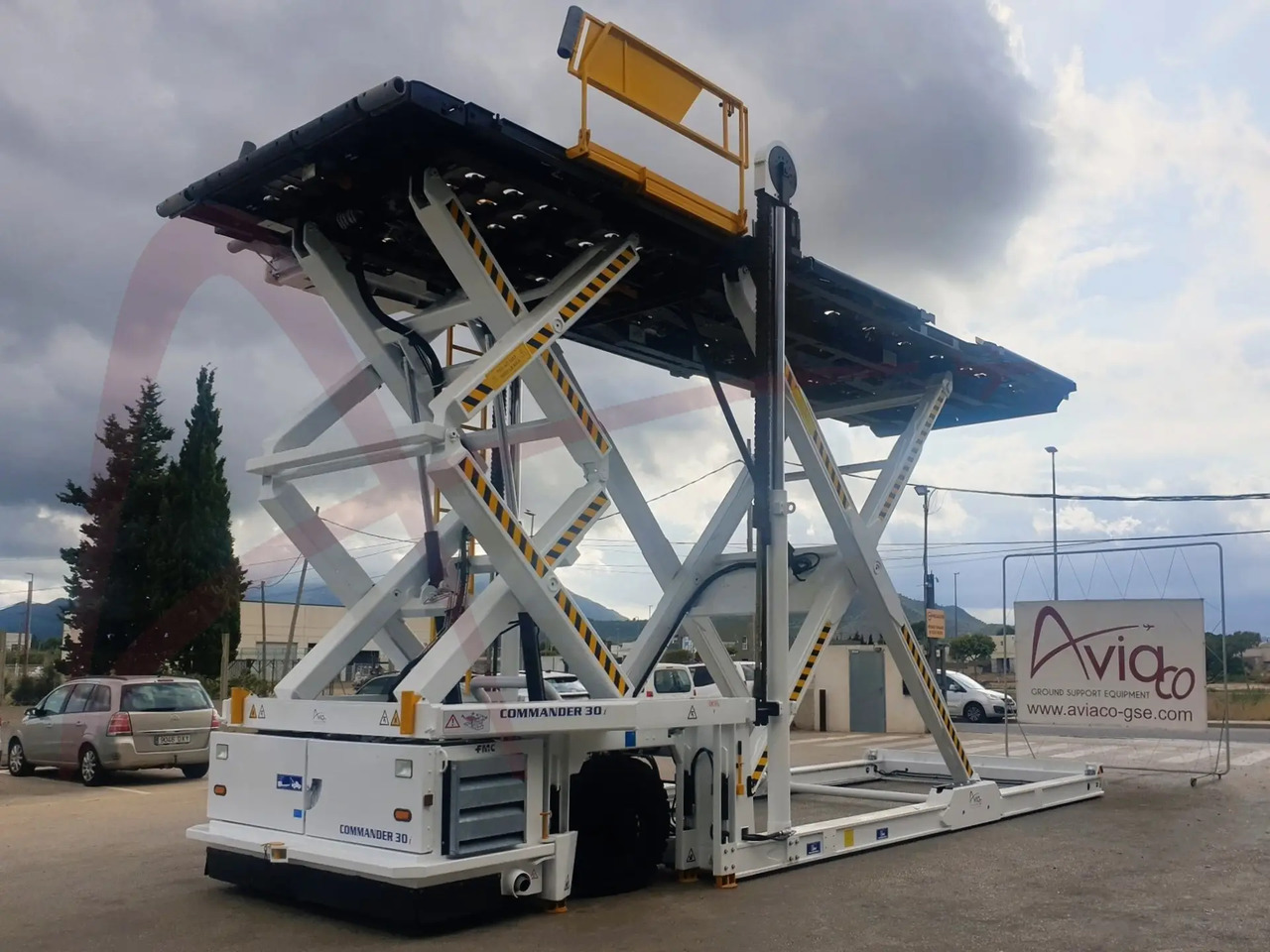 FMC COMMANDER 30i - محملات الحاويات والمنصات النقالة: صور 4 FMC COMMANDER 30i - محملات الحاويات والمنصات النقالة: صور 4