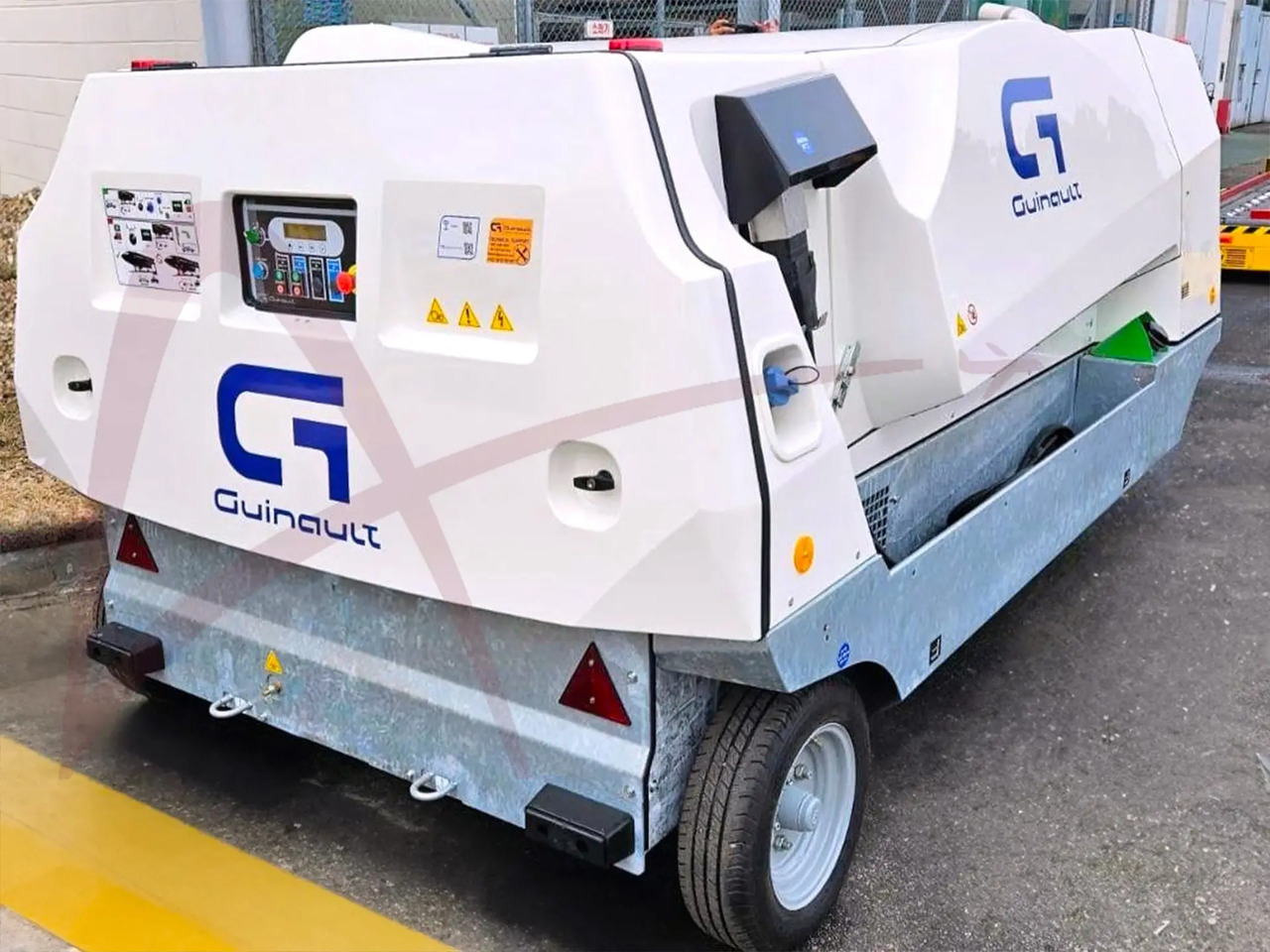 GUINAULT GA180V51D2000 - وحدة الطاقة الأرضية للطائرات: صور 1 GUINAULT GA180V51D2000 - وحدة الطاقة الأرضية للطائرات: صور 1