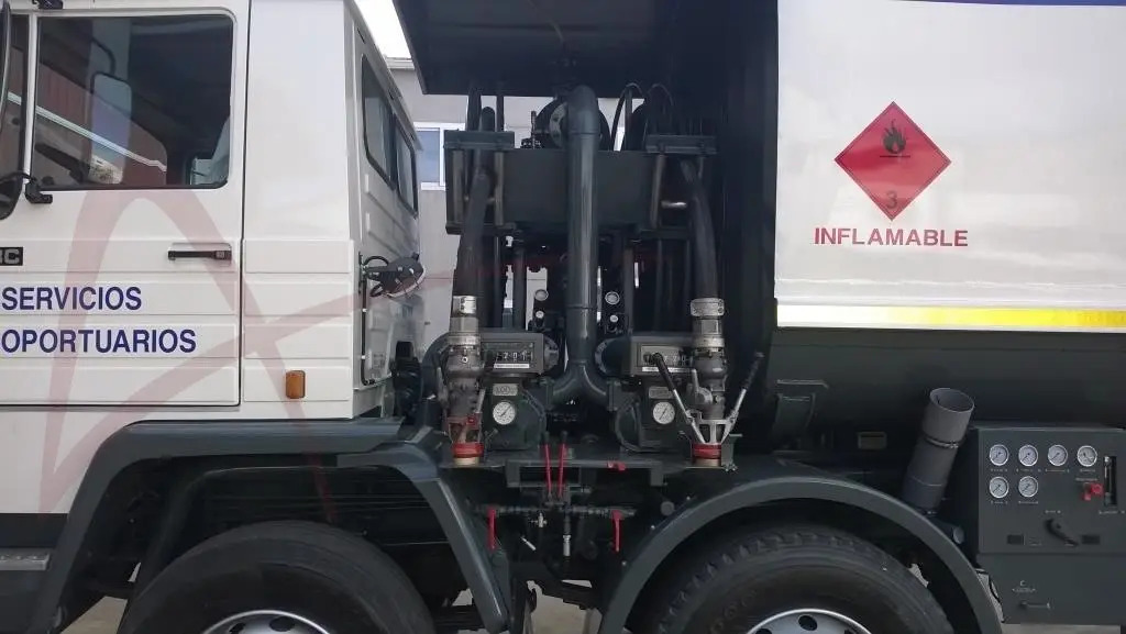 JET A1 - شاحنة صهريج: صور 3 JET A1 - شاحنة صهريج: صور 3