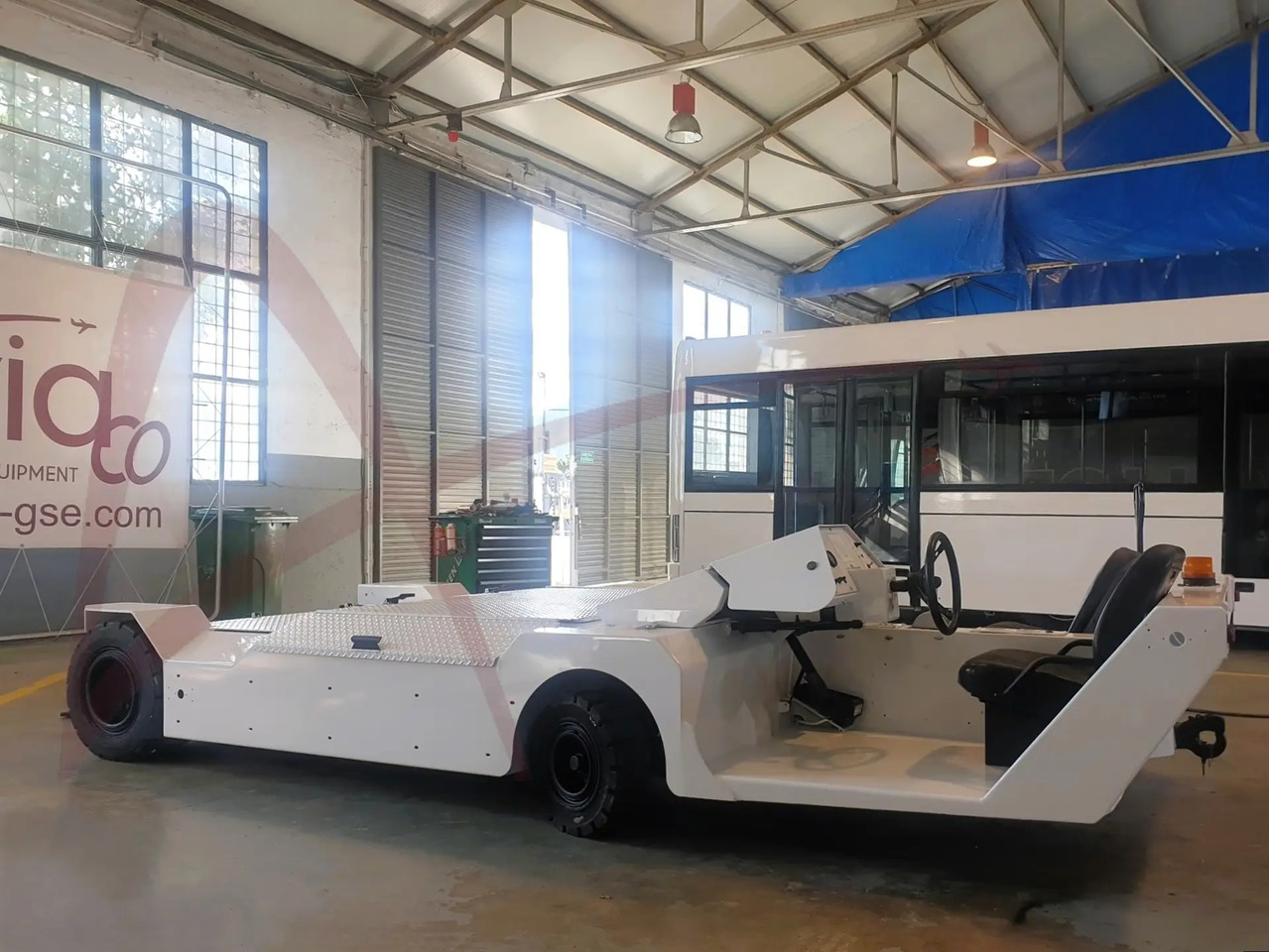 LEKTRO AP8950SD - جرارات الطائرات: صور 1 LEKTRO AP8950SD - جرارات الطائرات: صور 1