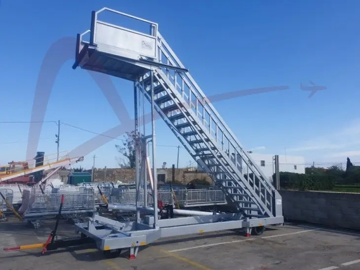 MASTER EQUIPMENT STR710-14 - سلالم الطائرة: صور 5 MASTER EQUIPMENT STR710-14 - سلالم الطائرة: صور 5