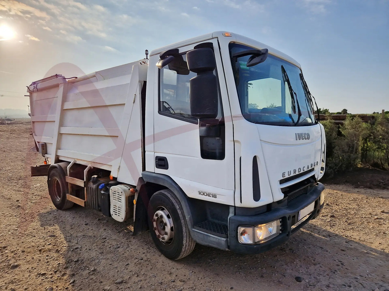 TECNO KUNI 8 - شاحنة القمامة: صور 1 TECNO KUNI 8 - شاحنة القمامة: صور 1