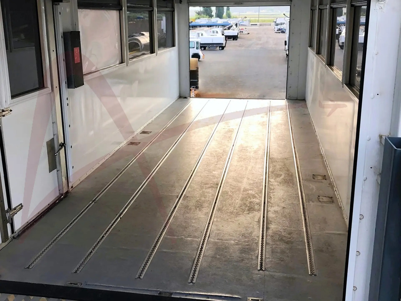 TLD CHTP GM-5,9 - Ambulift: صور 4 TLD CHTP GM-5,9 - Ambulift: صور 4