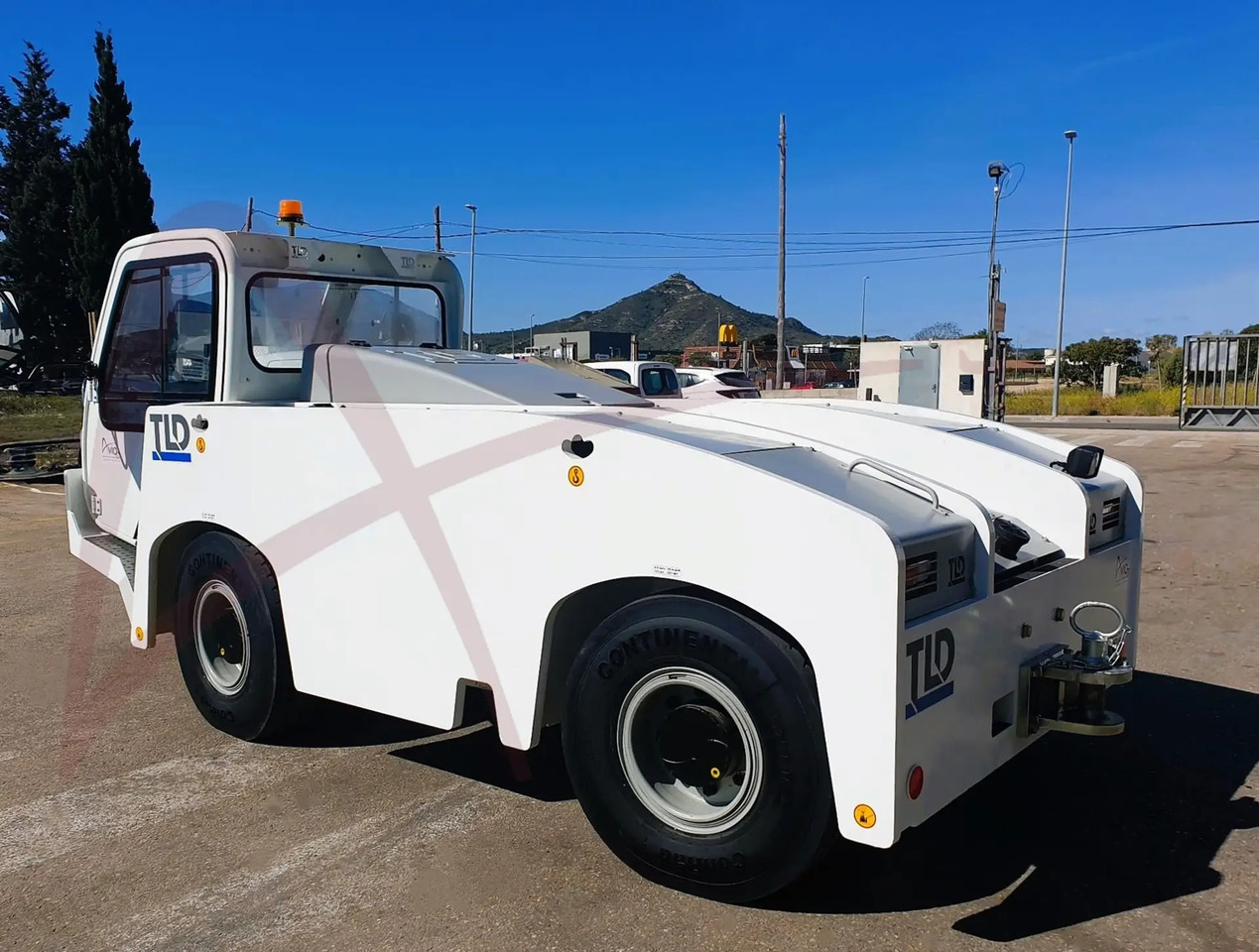 TLD TMX-150/12 - جرارات الطائرات: صور 1 TLD TMX-150/12 - جرارات الطائرات: صور 1