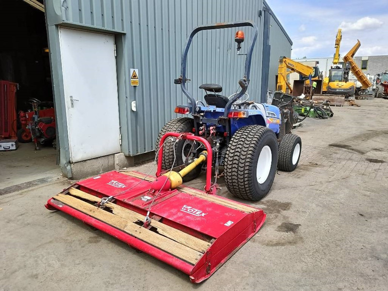 Iseki TG 5390 compacte tractor met maaier votex p12 4x4 - جرار صغير: صور 4 Iseki TG 5390 compacte tractor met maaier votex p12 4x4 - جرار صغير: صور 4