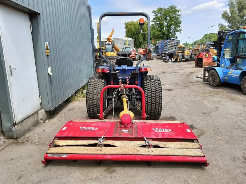 Iseki TG 5390 compacte tractor met maaier votex p12 4x4 - جرار صغير: صور 5 Iseki TG 5390 compacte tractor met maaier votex p12 4x4 - جرار صغير: صور 5