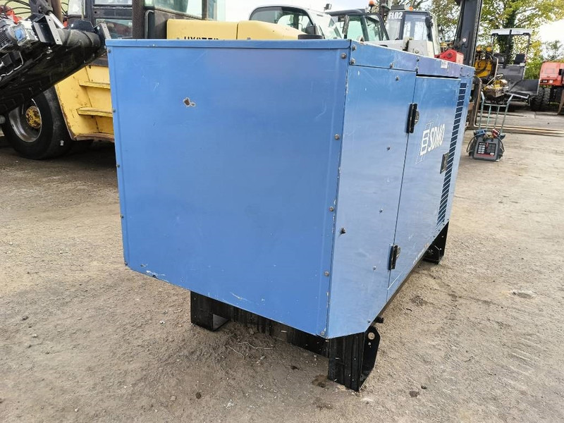 SDMO J 44 K 44kva 64 A 35 kw generator aggregaat silent - مجموعة المولدات: صور 4 SDMO J 44 K 44kva 64 A 35 kw generator aggregaat silent - مجموعة المولدات: صور 4
