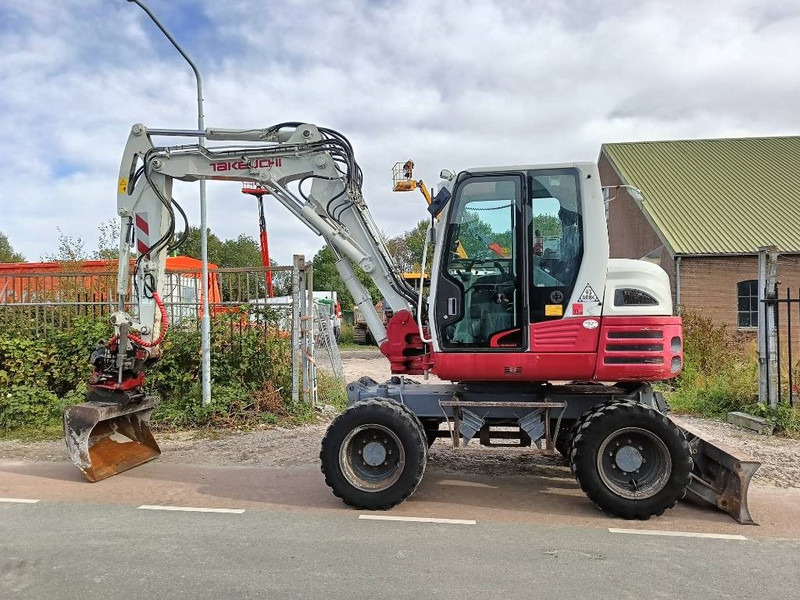 Takeuchi TB 295 W mobiele graafmachine mobile excavator - حفارة على عجلات: صور 2 Takeuchi TB 295 W mobiele graafmachine mobile excavator - حفارة على عجلات: صور 2
