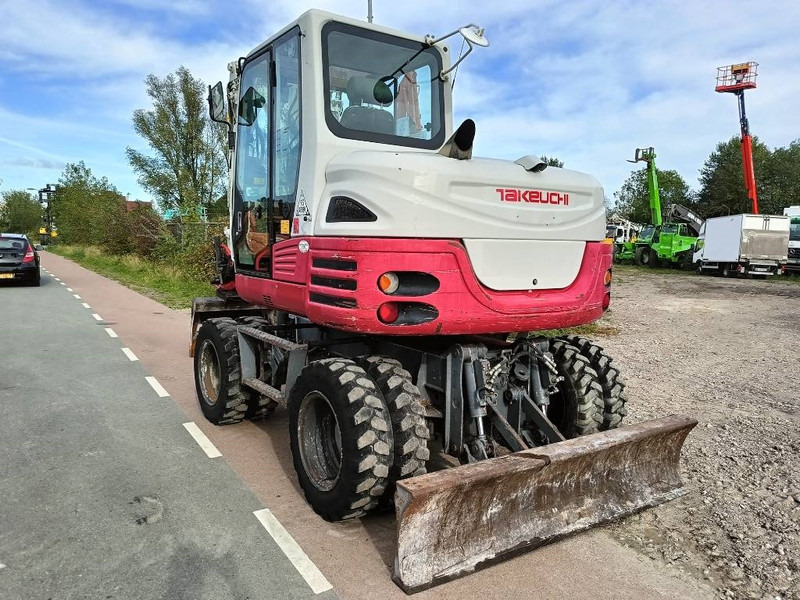 Takeuchi TB 295 W mobiele graafmachine mobile excavator - حفارة على عجلات: صور 4 Takeuchi TB 295 W mobiele graafmachine mobile excavator - حفارة على عجلات: صور 4