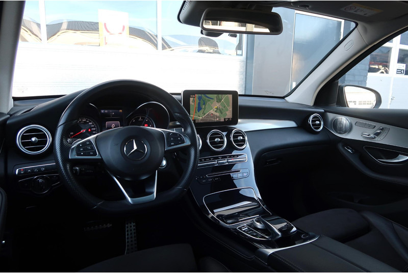Mercedes-Benz GLC 350 d 4MATIC Premium Plus AMG/ PANO/ AIRM/ MEMORY/ 360/ BURMESTER/ ACC/ TREKHAAK - سيارة دفع رباعي: صور 2 Mercedes-Benz GLC 350 d 4MATIC Premium Plus AMG/ PANO/ AIRM/ MEMORY/ 360/ BURMESTER/ ACC/ TREKHAAK - سيارة دفع رباعي: صور 2