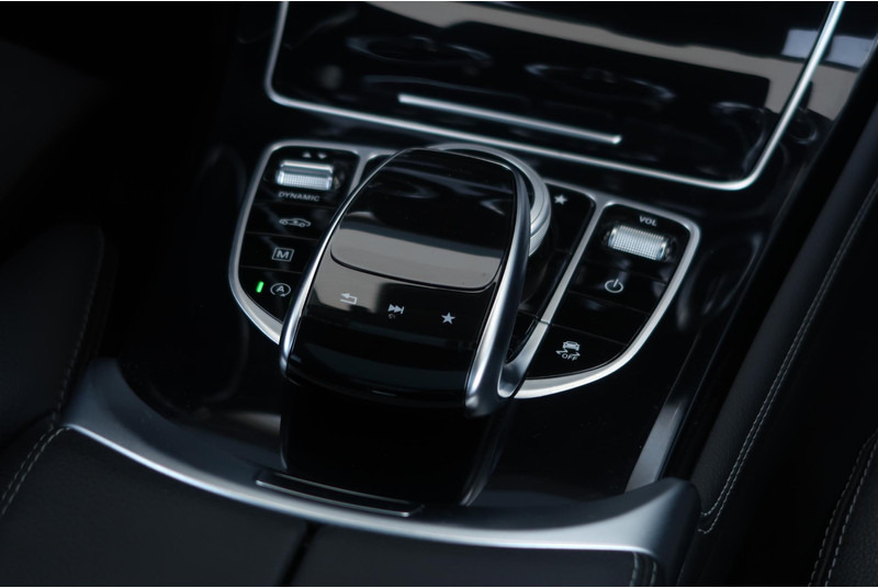 Mercedes-Benz GLC 350 d 4MATIC Premium Plus AMG/ PANO/ AIRM/ MEMORY/ 360/ BURMESTER/ ACC/ TREKHAAK - سيارة دفع رباعي: صور 4 Mercedes-Benz GLC 350 d 4MATIC Premium Plus AMG/ PANO/ AIRM/ MEMORY/ 360/ BURMESTER/ ACC/ TREKHAAK - سيارة دفع رباعي: صور 4