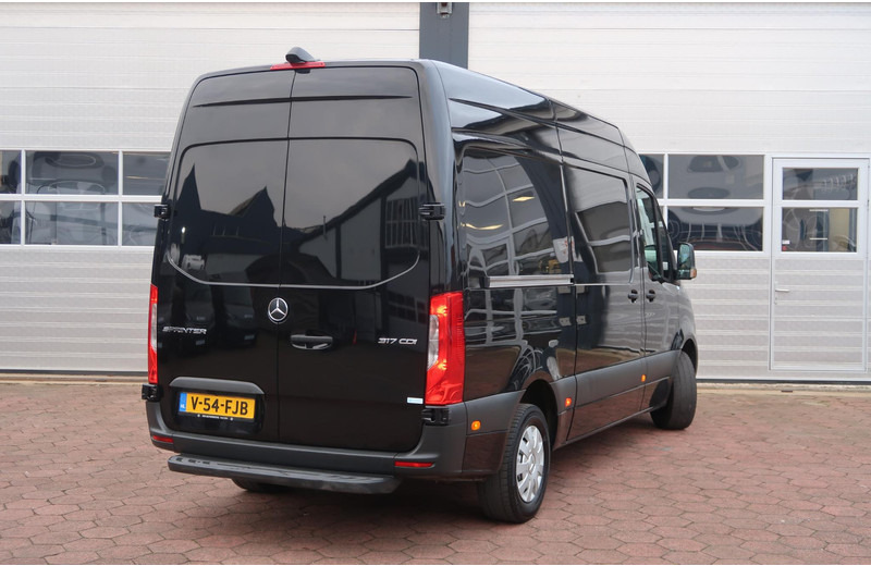 Mercedes-Benz Sprinter 317 CDI L2H2 AUT/ CAMERA/ MBUX/ CRUISE/ AIRCO - فان: صور 4 Mercedes-Benz Sprinter 317 CDI L2H2 AUT/ CAMERA/ MBUX/ CRUISE/ AIRCO - فان: صور 4