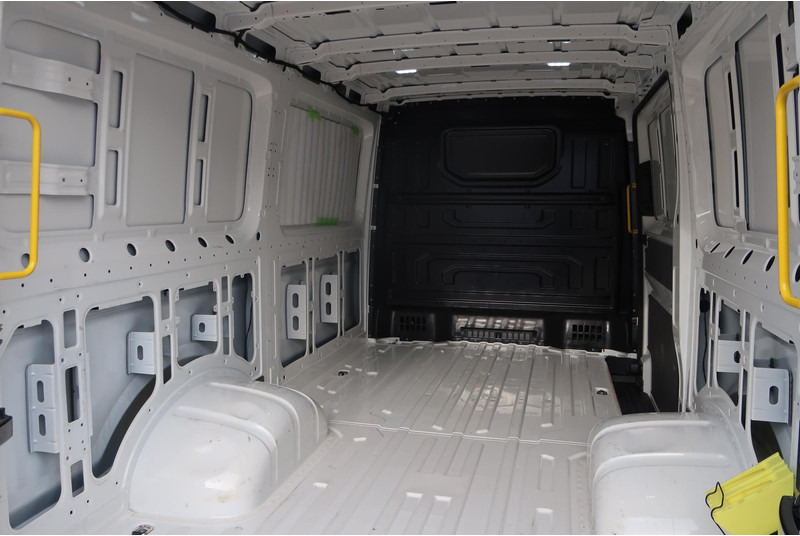 فان Volkswagen Crafter 50 2.0 TDI DL L3H2 3.5 T/ LED/ CAMERA/ NAVI/ CRUISE/ CLIMA/ DUBBEL LUCHT: صور 20