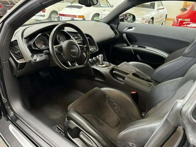 AUDI R8 4.2 FSI V8 quattro Coupé Neuzustand - سيارة: صور 4 AUDI R8 4.2 FSI V8 quattro Coupé Neuzustand - سيارة: صور 4
