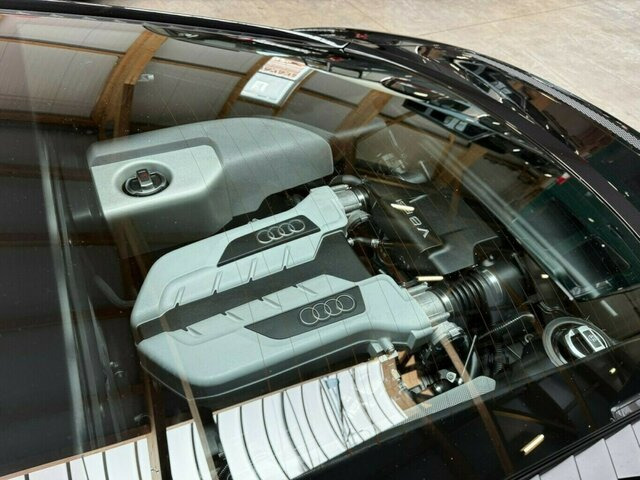 AUDI R8 4.2 FSI V8 quattro Coupé makellos!... - سيارة: صور 4 AUDI R8 4.2 FSI V8 quattro Coupé makellos!... - سيارة: صور 4