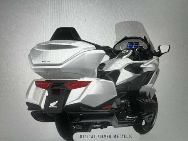 HONDA Goldwing GL 1800 DCT Tour 50th Anniversary... - دراجة بخارية: صور 3 HONDA Goldwing GL 1800 DCT Tour 50th Anniversary... - دراجة بخارية: صور 3