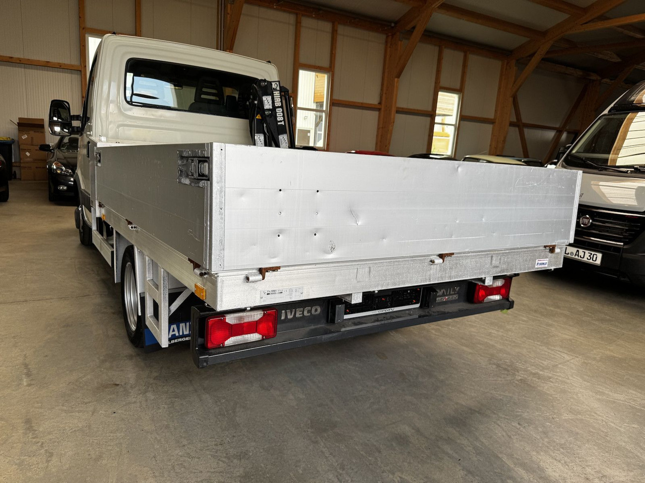 Iveco Daily 35C10 Pritsche HIAB Kran 1. Hand! - الشاحنات الصغيرة المسطحة: صور 4 Iveco Daily 35C10 Pritsche HIAB Kran 1. Hand! - الشاحنات الصغيرة المسطحة: صور 4