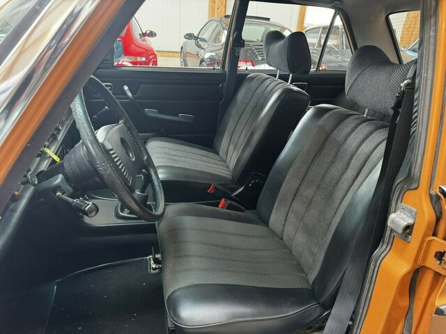 MERCEDES-BENZ 200 D/8 W115 - سيدان: صور 3 MERCEDES-BENZ 200 D/8 W115 - سيدان: صور 3