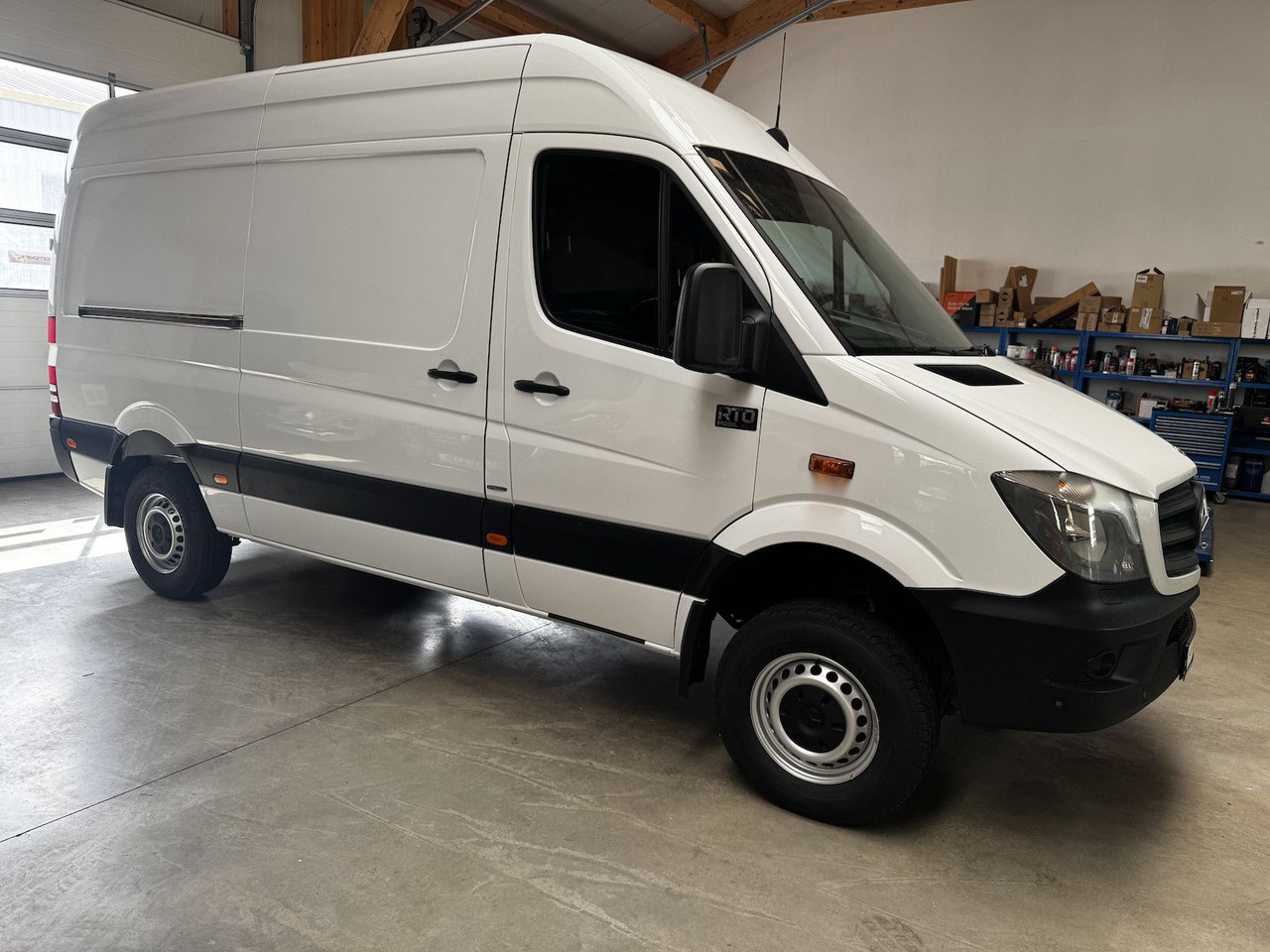 Mercedes-Benz Sprinter 319 CDI 4x4 3.0 V6 Untersetzung 1a! - كرفان فان: صور 4 Mercedes-Benz Sprinter 319 CDI 4x4 3.0 V6 Untersetzung 1a! - كرفان فان: صور 4