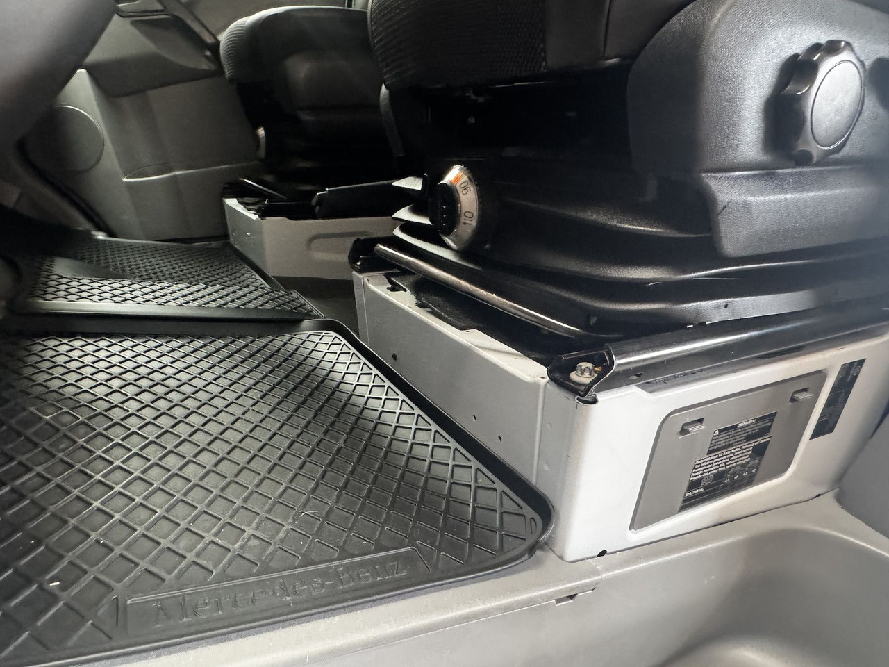 كرفان فان Mercedes-Benz Sprinter 319 CDI 4x4 3.0 V6 Untersetzung 1a!: صور 27