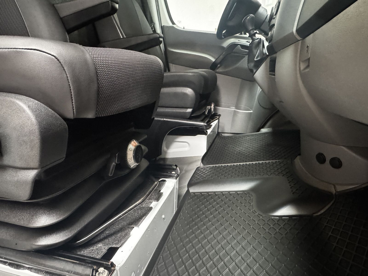 كرفان فان Mercedes-Benz Sprinter 319 CDI 4x4 3.0 V6 Untersetzung 1a!: صور 23