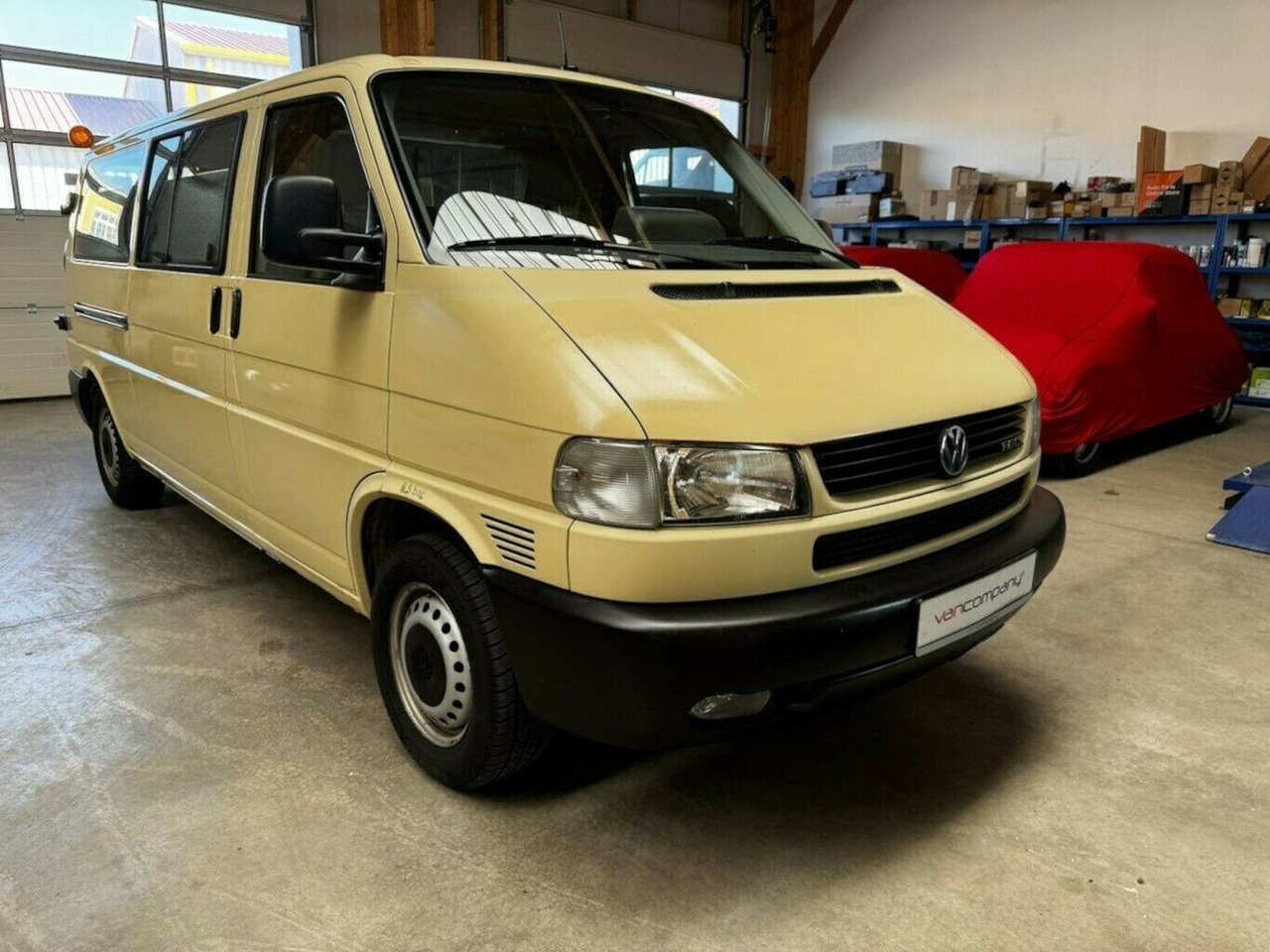 Volkswagen T4 2.5 TDI Syncro 4x4 lang 1. Hand! - فان: صور 1 Volkswagen T4 2.5 TDI Syncro 4x4 lang 1. Hand! - فان: صور 1
