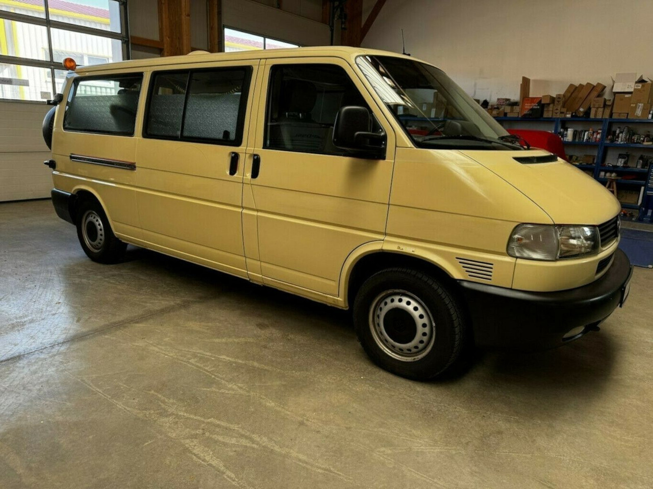 Volkswagen T4 2.5 TDI Syncro 4x4 lang 1. Hand! - فان: صور 4 Volkswagen T4 2.5 TDI Syncro 4x4 lang 1. Hand! - فان: صور 4