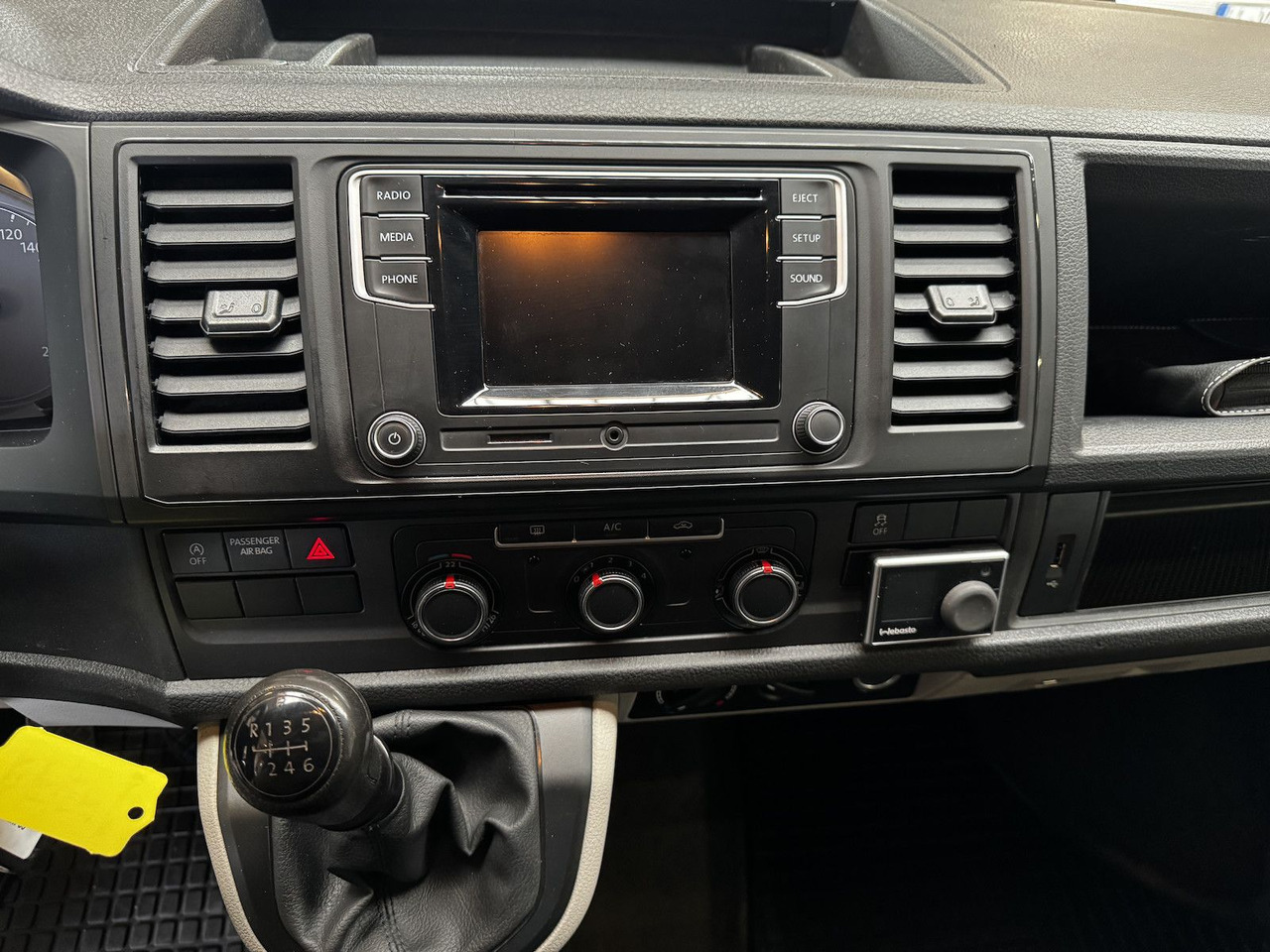 سيارة Volkswagen T6 2.0 TDI 4Motion Kasten 6-Sitzer: صور 13