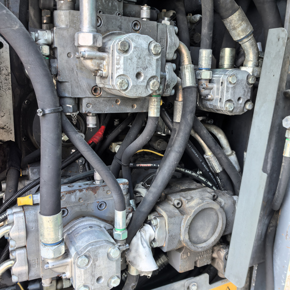 VOGELE Road Construction Machines S2100-3 Second Hand Asphalt Paver With High Quality - العامل بالقار: صور 5 VOGELE Road Construction Machines S2100-3 Second Hand Asphalt Paver With High Quality - العامل بالقار: صور 5