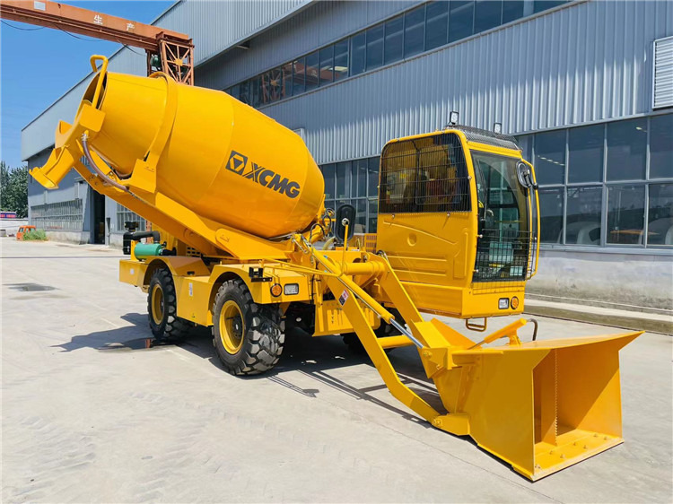 XCMG 4m3 Self-Loading Mobile Concrete Mixer Truck Automatic Concrete Mixer for Sale - خلاطه اسمنت: صور 4 XCMG 4m3 Self-Loading Mobile Concrete Mixer Truck Automatic Concrete Mixer for Sale - خلاطه اسمنت: صور 4