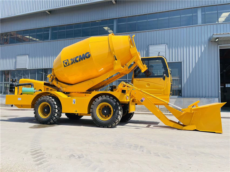 XCMG 4m3 Self-Loading Mobile Concrete Mixer Truck Automatic Concrete Mixer for Sale - خلاطه اسمنت: صور 3 XCMG 4m3 Self-Loading Mobile Concrete Mixer Truck Automatic Concrete Mixer for Sale - خلاطه اسمنت: صور 3