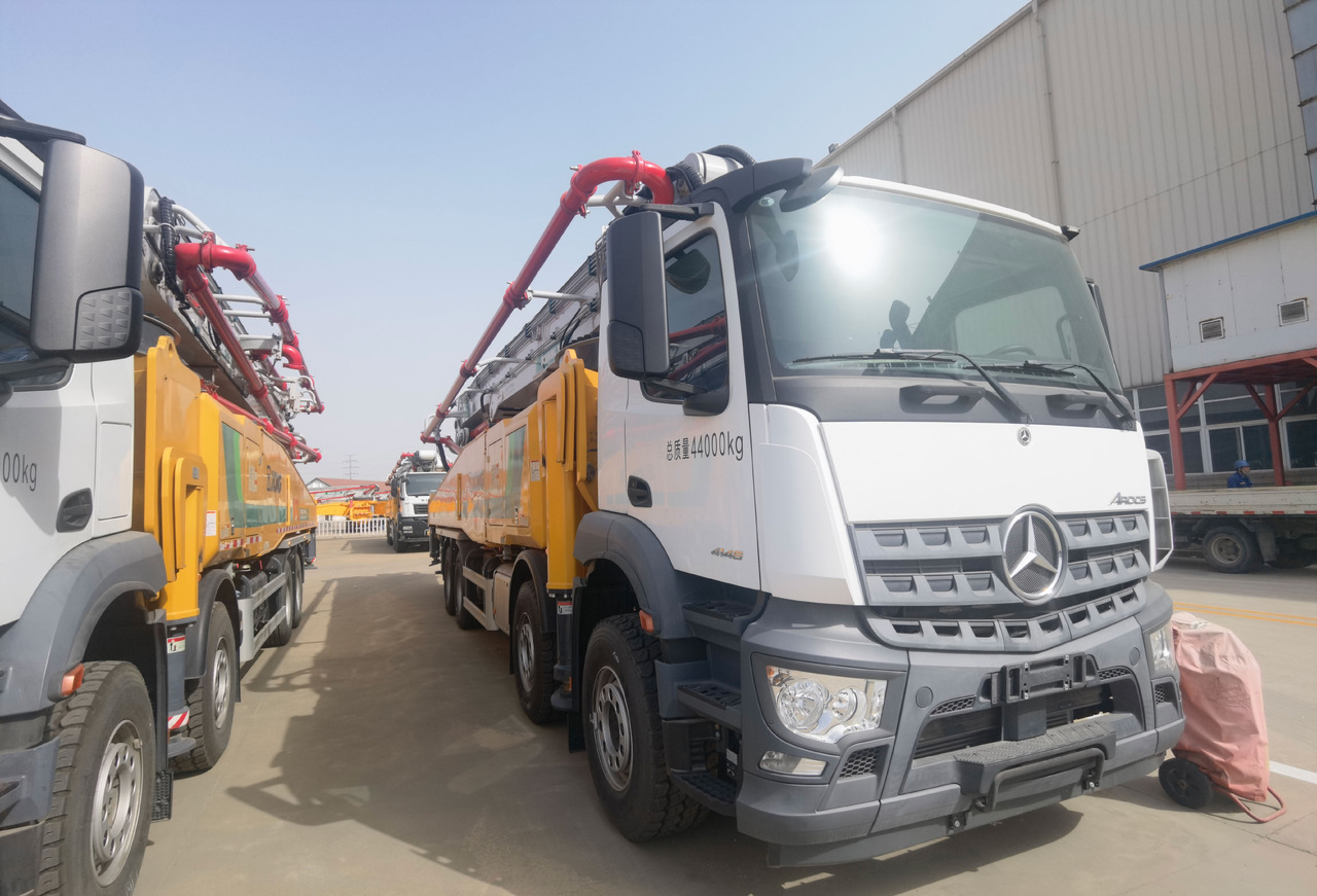 XCMG Official Schwing Concrete Pump HB62V Used Telescopic Concrete Pump Truck Price - مضخة خرسانة: صور 2 XCMG Official Schwing Concrete Pump HB62V Used Telescopic Concrete Pump Truck Price - مضخة خرسانة: صور 2